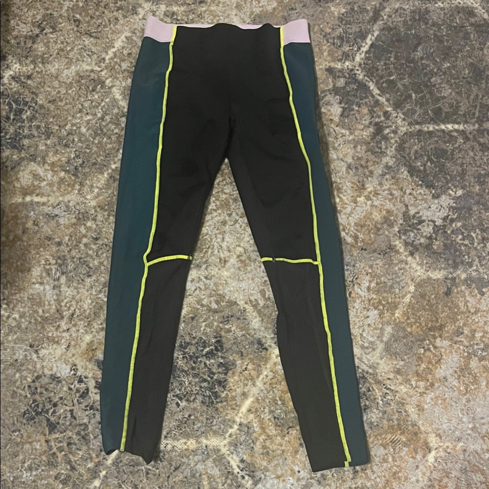 color block pattern and texture ld compression active wear